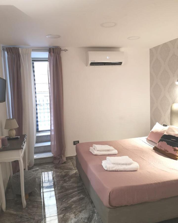 Bed and Breakfast Domus Luigi Leone Neapol Exteriér fotografie