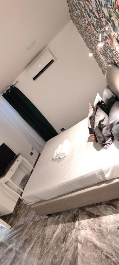 Bed and Breakfast Domus Luigi Leone Neapol Exteriér fotografie