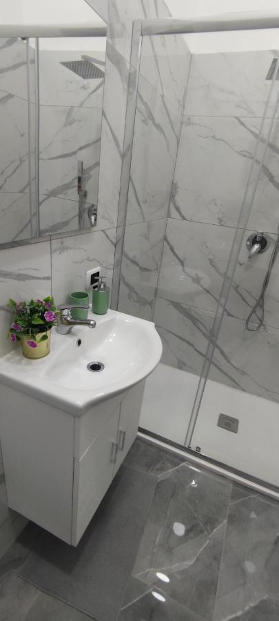 Bed and Breakfast Domus Luigi Leone Neapol Exteriér fotografie