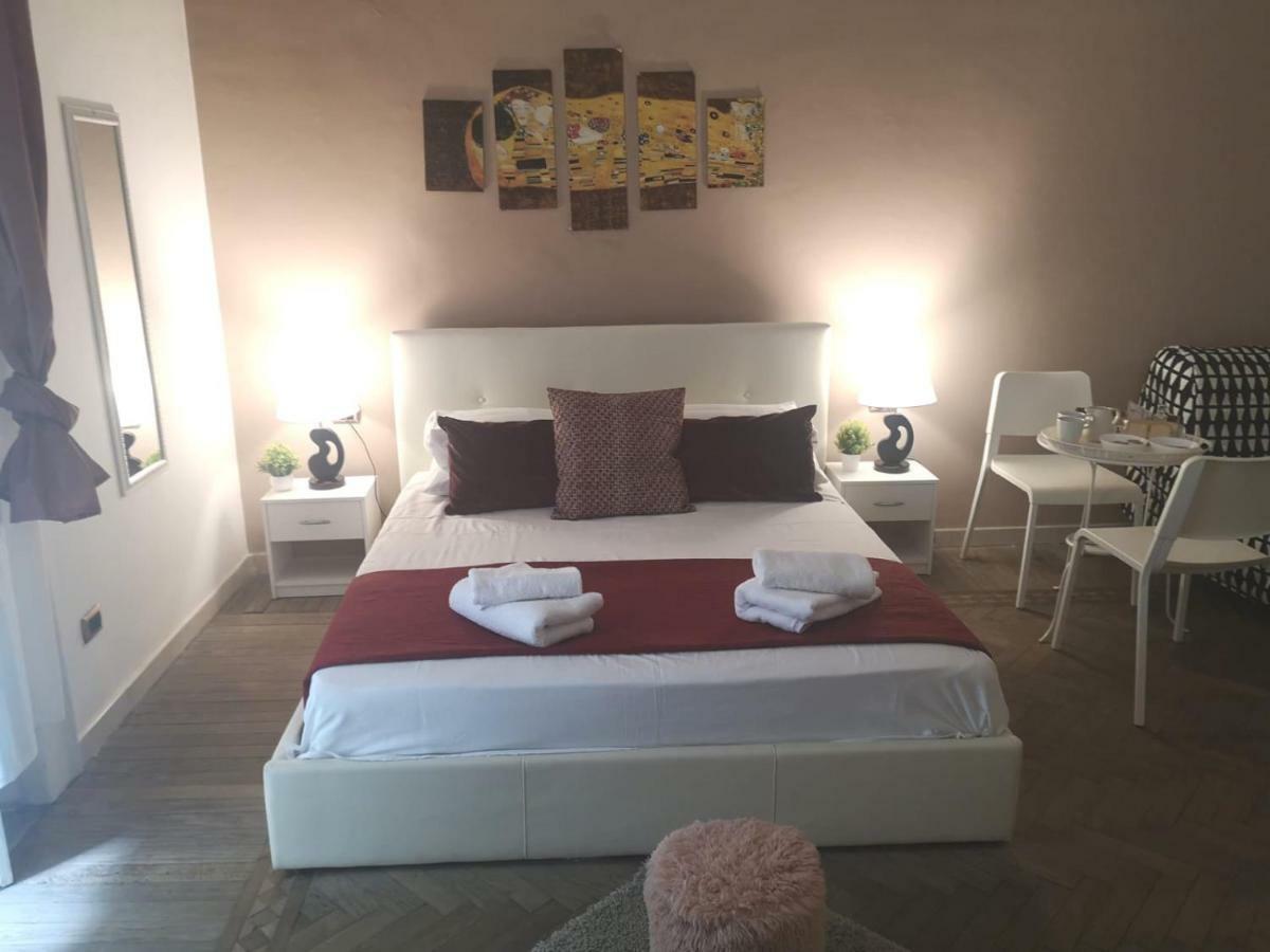 Bed and Breakfast Domus Luigi Leone Neapol Exteriér fotografie